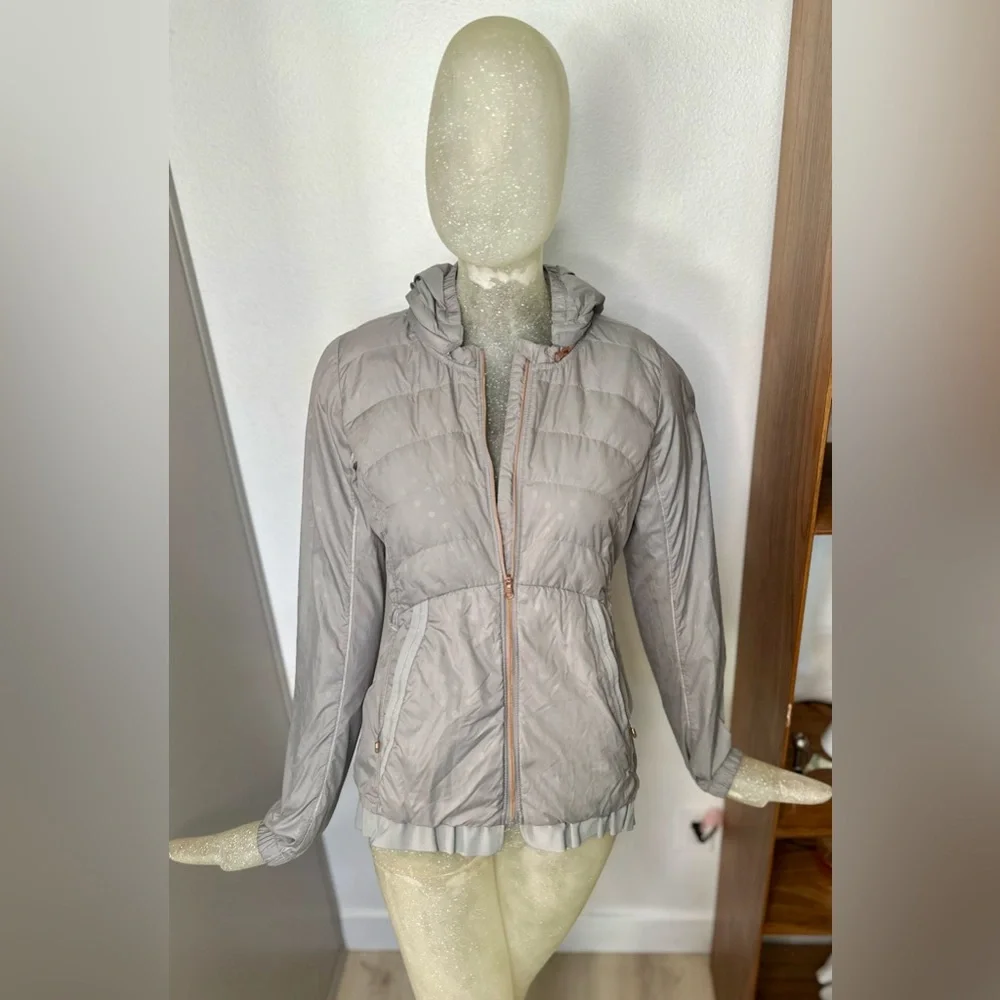 Lulelemon Athletica Grey Goose Down Zip-up Jacket w/ Hood & Ruffle. Size 6 🩶 - Picture 1 of 16